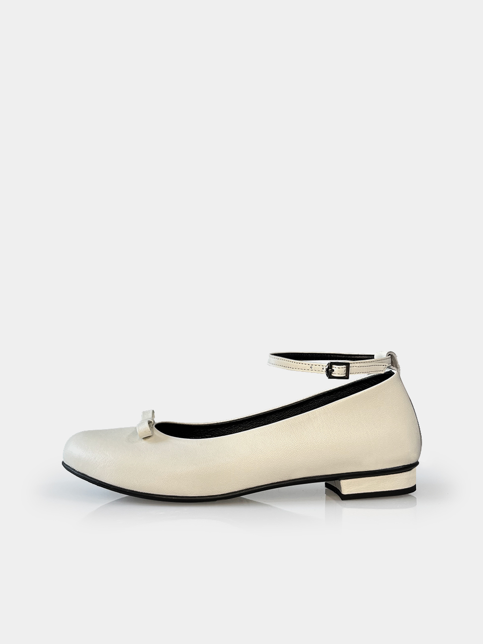 Mrc106 Round Ribbon Flat Shoes (Ivory)
