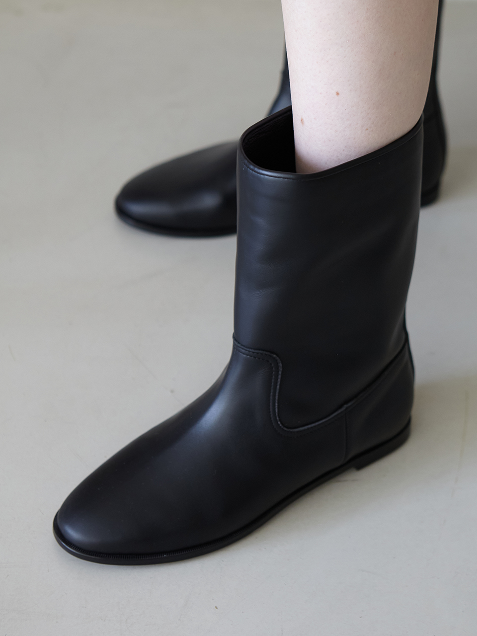 Mrc108 Soft Middle Boots (Black)