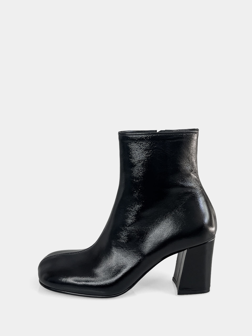 Mrc103 Round Ankle Boots (Black Shadow)